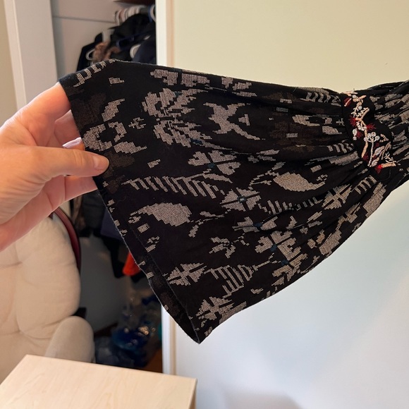 Lovely Lucky Brand Embroidered Peasant Top, Small - Picture 3 of 9